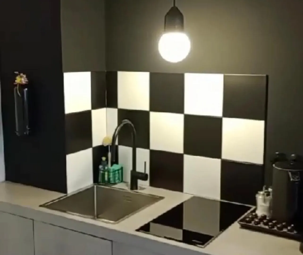 Apartment Square Rooms 8