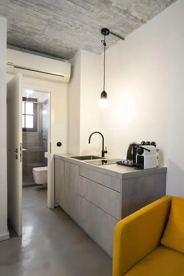 Apartment Square Rooms 8
